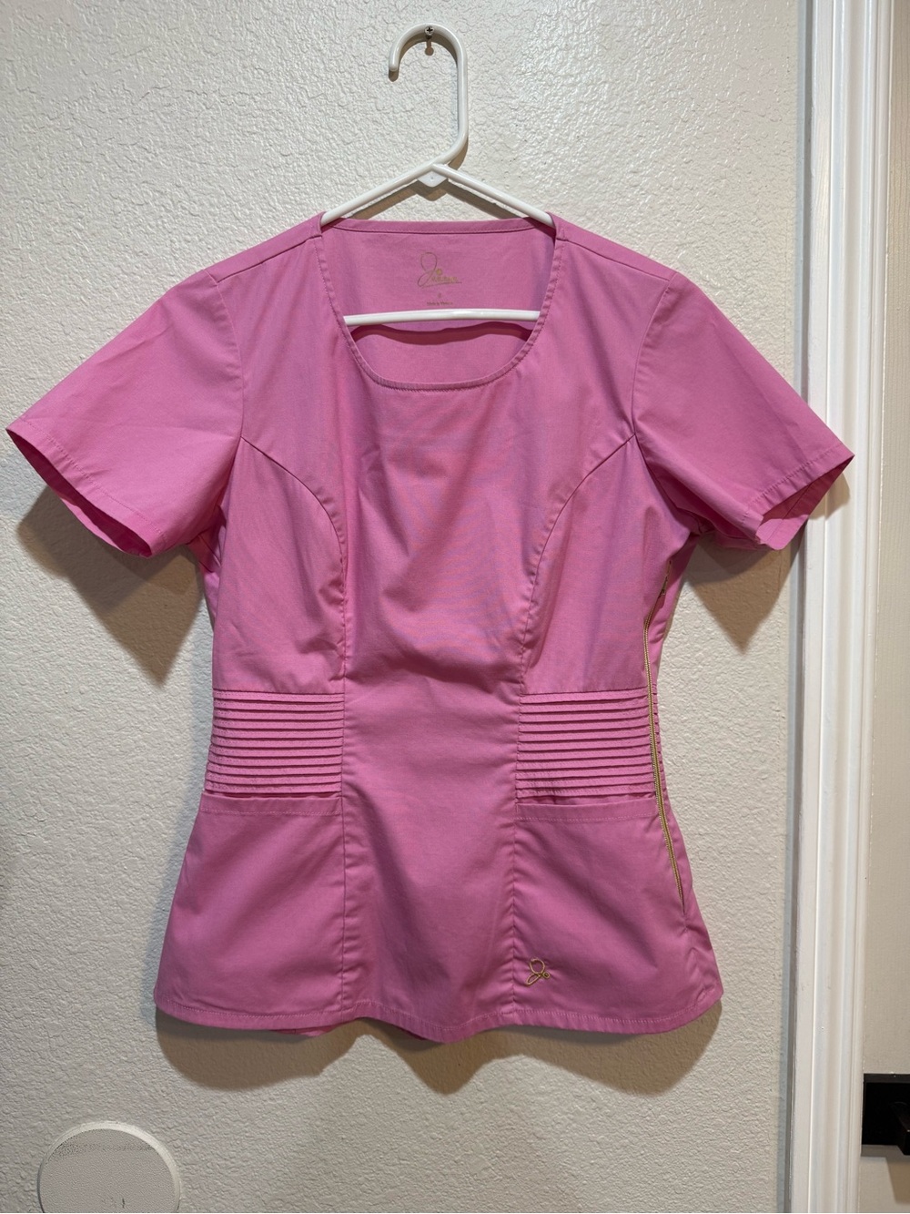 Jaanuu Pink Women’s Scrub Top - S